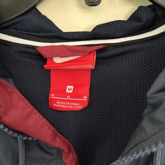 Nike lined windbreaker - Picture 2 of 4